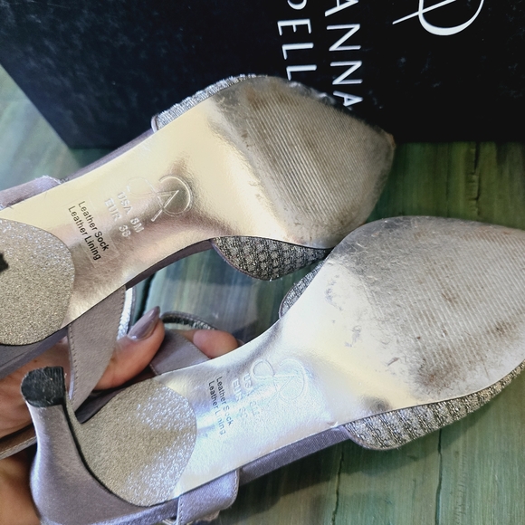 Adrianna Papell Hadleigh Heels - Picture 5 of 8